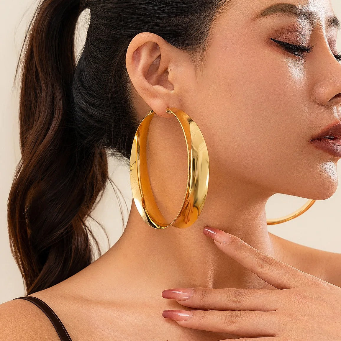 Exaggerated Big Hollow Out Round Hoop Earrings for Women Fashion Circle Shape Ear Rings Ladies Jewelry Gifts Festival ﻿