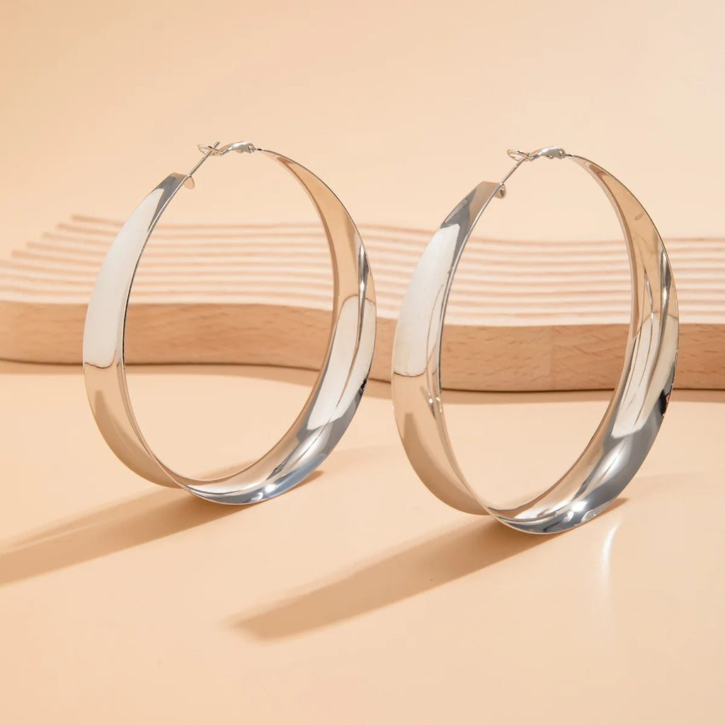 Exaggerated Big Hollow Out Round Hoop Earrings for Women Fashion Circle Shape Ear Rings Ladies Jewelry Gifts Festival ﻿