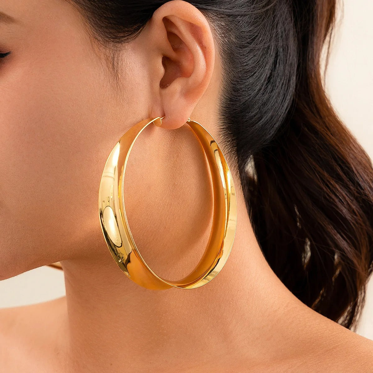 Exaggerated Big Hollow Out Round Hoop Earrings for Women Fashion Circle Shape Ear Rings Ladies Jewelry Gifts Festival ﻿