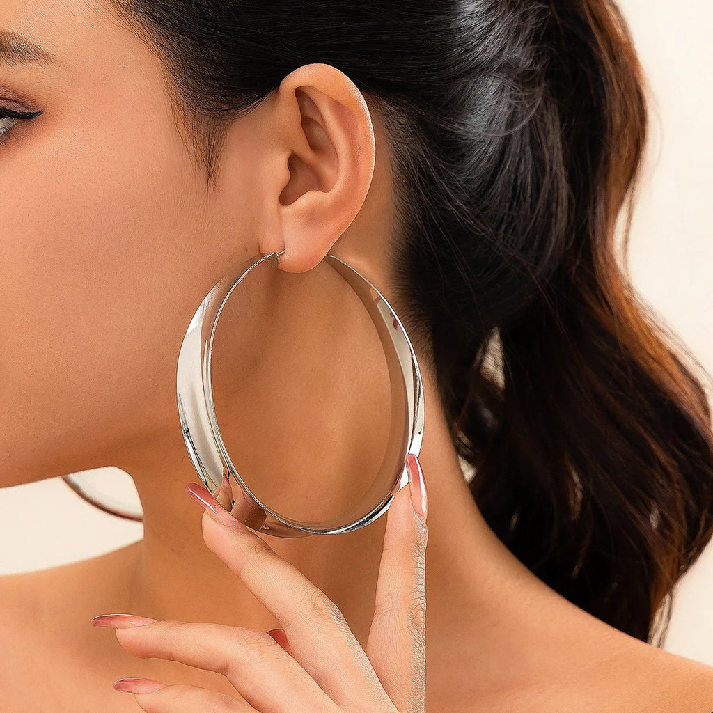 Exaggerated Big Hollow Out Round Hoop Earrings for Women Fashion Circle Shape Ear Rings Ladies Jewelry Gifts Festival ﻿